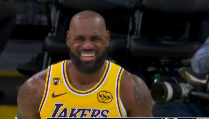 Kaiyun中国官网-黄蜂18分赢湖人，却也失去了跟詹皇拥抱的机会！老詹生气扭头就走