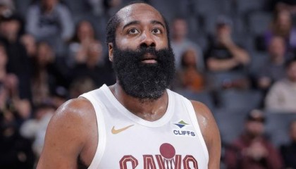 Kaiyun网页版-劳模硬汉！哈登右手拇指骨折 将带伤继续出战